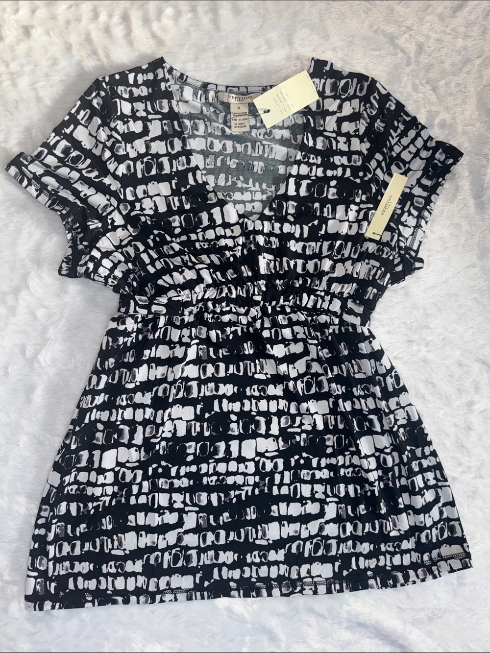 Vertigo Paris NWT Black & White V-Neck Elastic-Waist Printed Tunic Size XL